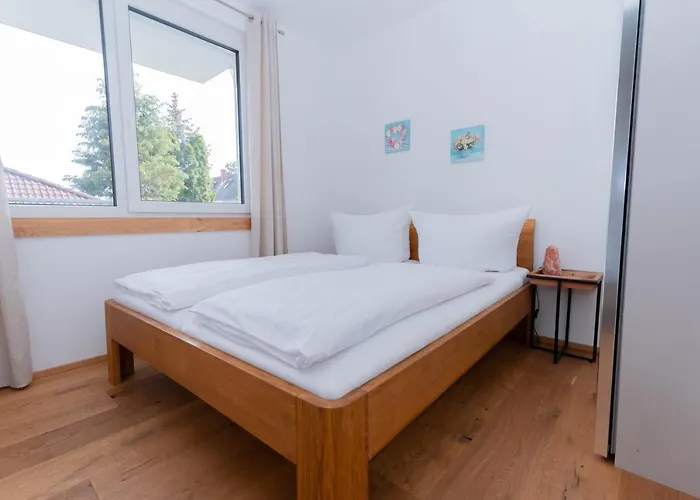 דירה Modern With Private Balcony Near City Center
