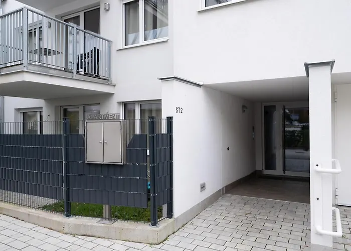דירה Modern With Private Balcony Near City Center *
