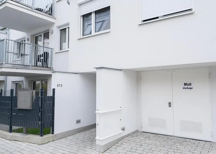 Modern With Private Balcony Near City Center * וינה