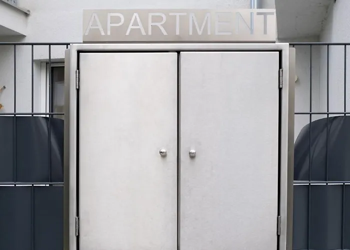 Modern With Private Balcony Near City Center * וינה